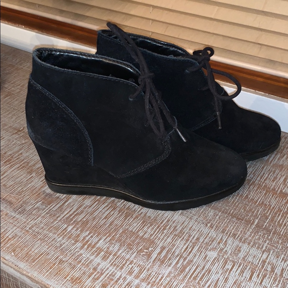 BLACK SUEDE PLATFORM WEDGES